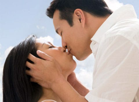 niềng răng có hôn được không